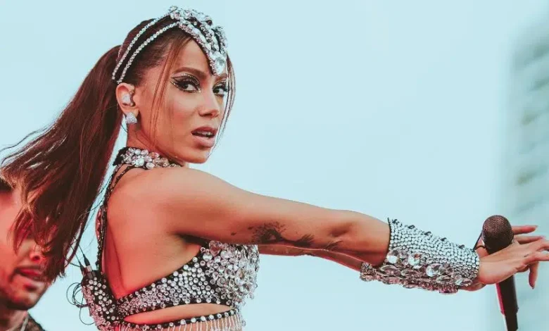 anitta solta o verbo e rebate criticas por uso de playback todo mundo fez tvpop.png