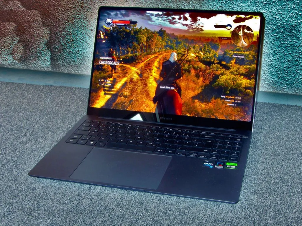 4zu3 Samsung GalaxyBook3 Ultra 16